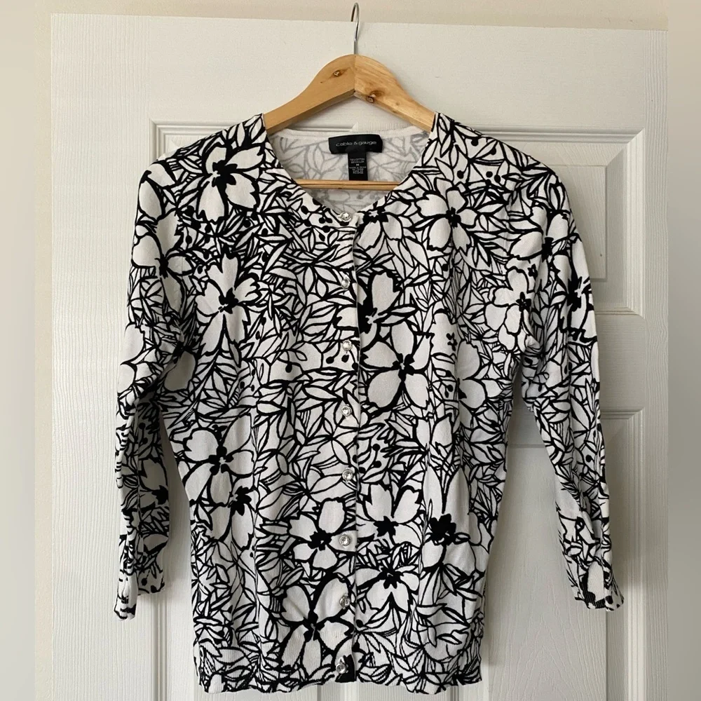 Lightweight sweater! - Picture 1 of 3